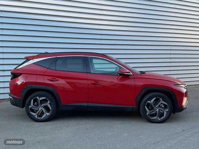 Usado Hyundai Tucson Style 265 CV (194 kW) 2023 Engine red SUV