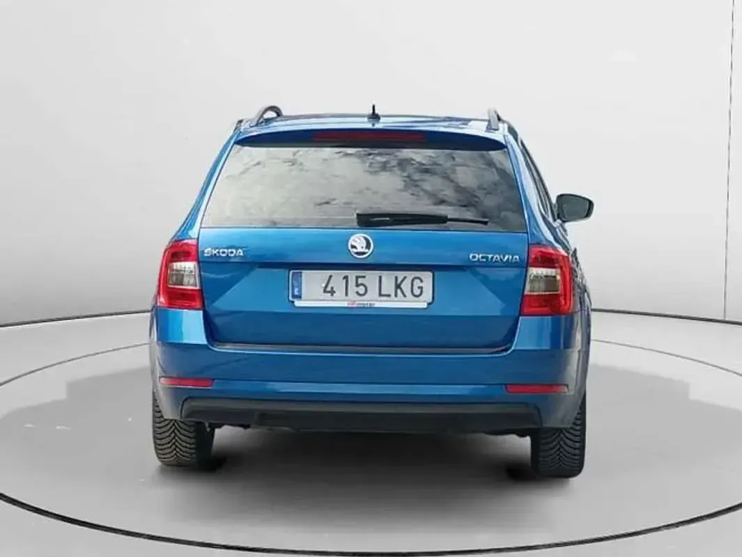 Usado Skoda Octavia Ambition 116 CV (85 kW) 2020 Azul Utilitario