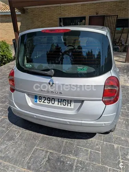 Usado Renault Grand Modus Exception 90 CV (66 kW) 2011 Gris / plata Monovolumen