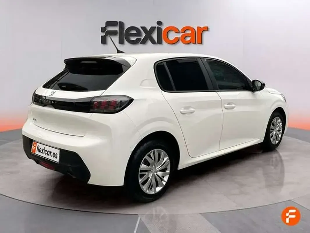Usado Peugeot 208 Active 101 CV (74 kW) 2022 Blanco Utilitario