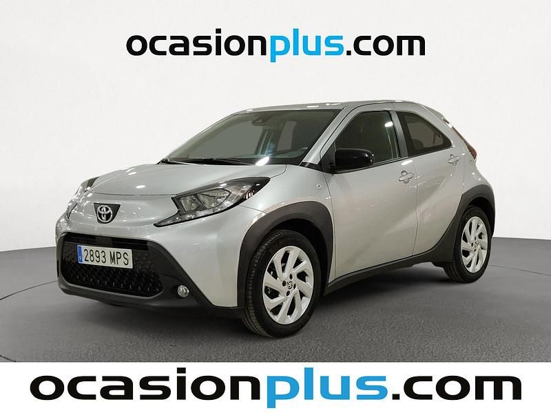 Gris Usado 2024 Toyota Aygo Play Utilitario | 13.819 € (Precio justo) - Imagen 1/4