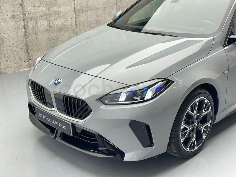 Usado BMW 120 Comfort Edition 170 CV (125 kW) 2025 Gris / plata Utilitario