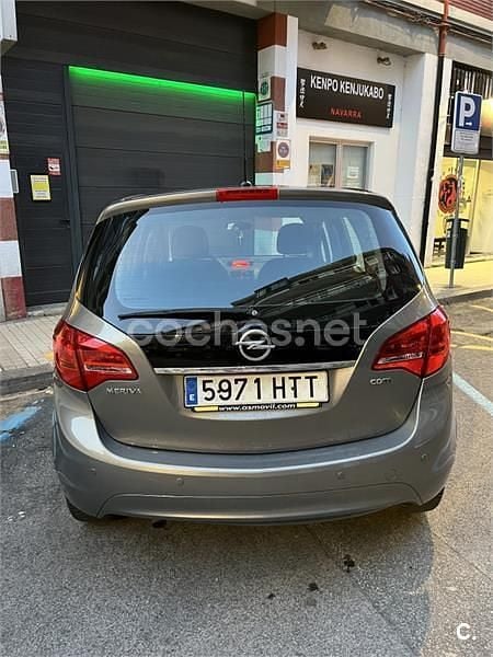 Usado Opel Meriva Selective 110 CV (80 kW) 2013 Beige Monovolumen