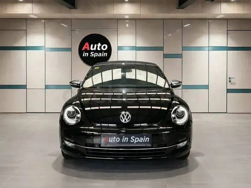 Usado VW Beetle Design 105 CV (77 kW) 2015 Negro Utilitario