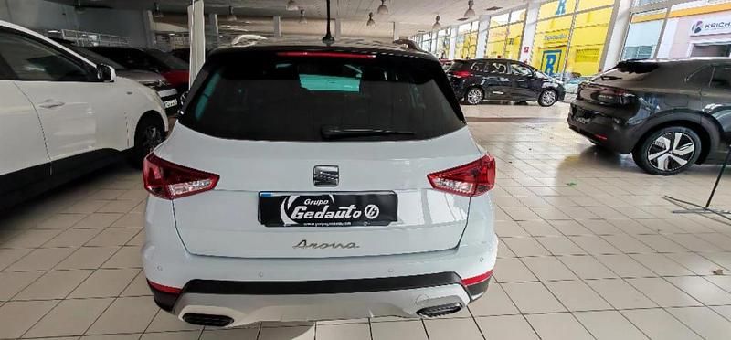 Usado Seat Arona Xperience 116 CV (85 kW) 2025 Blanco nevada  techo negro midnight SUV