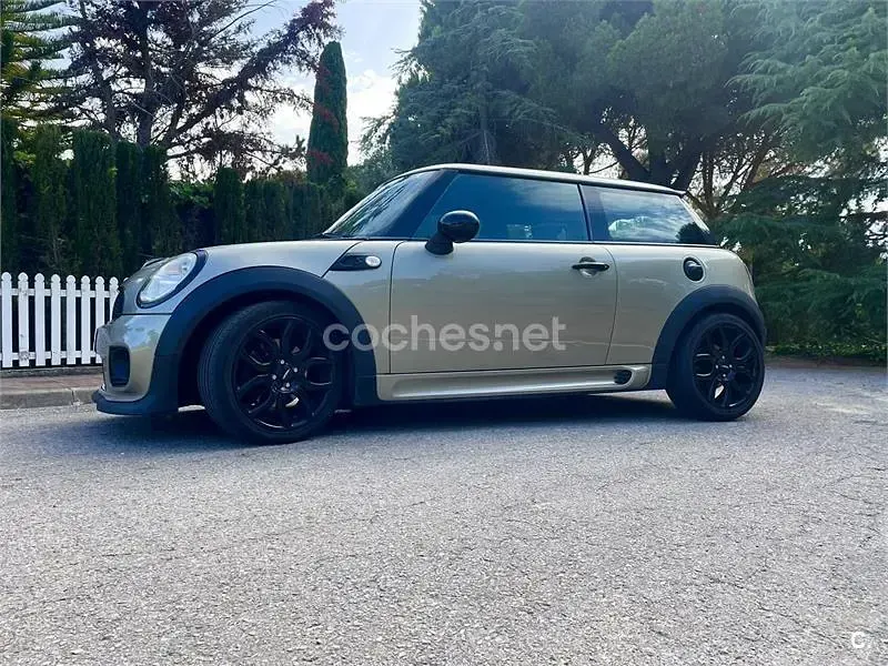 Usado Mini John Cooper Works 210 CV (154 kW) 2007 Gris / plata Utilitario