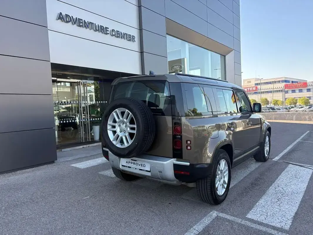 Usado Land Rover Defender S 249 CV (183 kW) 2025 Marrón SUV