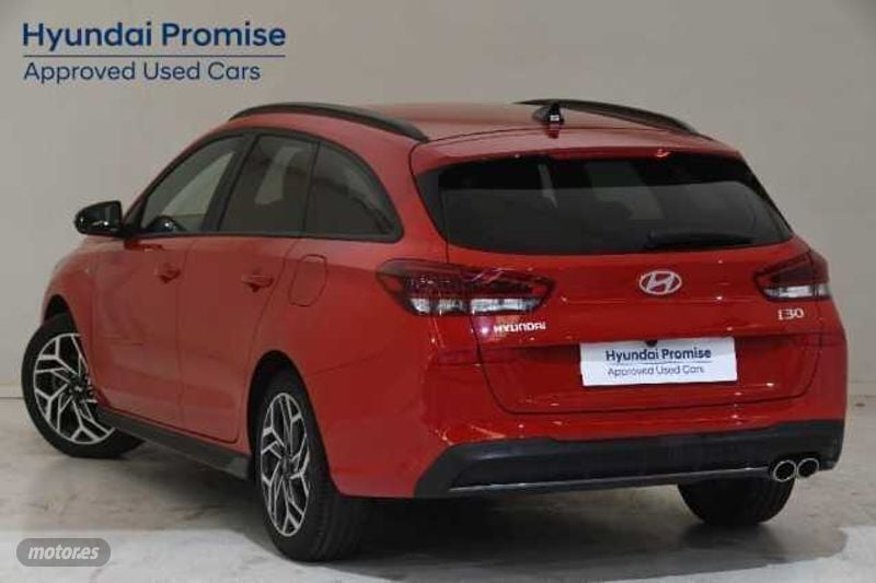 Usado Hyundai i30 N Line 101 CV (74 kW) 2024 Engine red Familiar