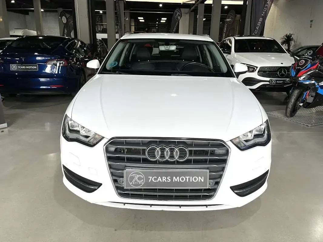 Usado Audi A3 Sportback Attraction 125 CV (91 kW) 2016 Blanco Utilitario