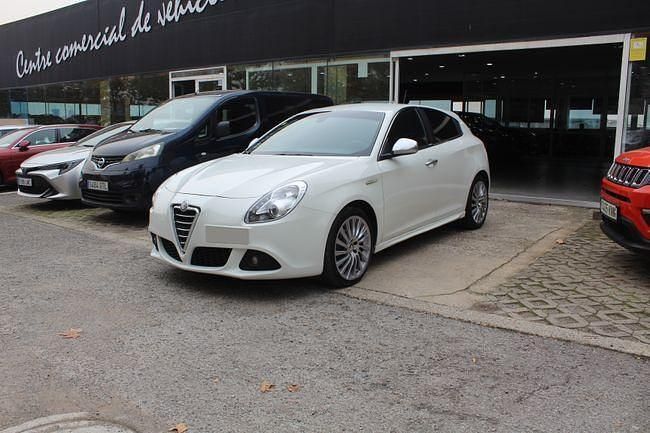 Usado Alfa Romeo Giulietta Distinctive 105 CV (77 kW) 2011 Blanco Utilitario