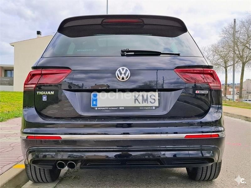 Usado VW Tiguan Sportline 150 CV (110 kW) 2018 Negro SUV