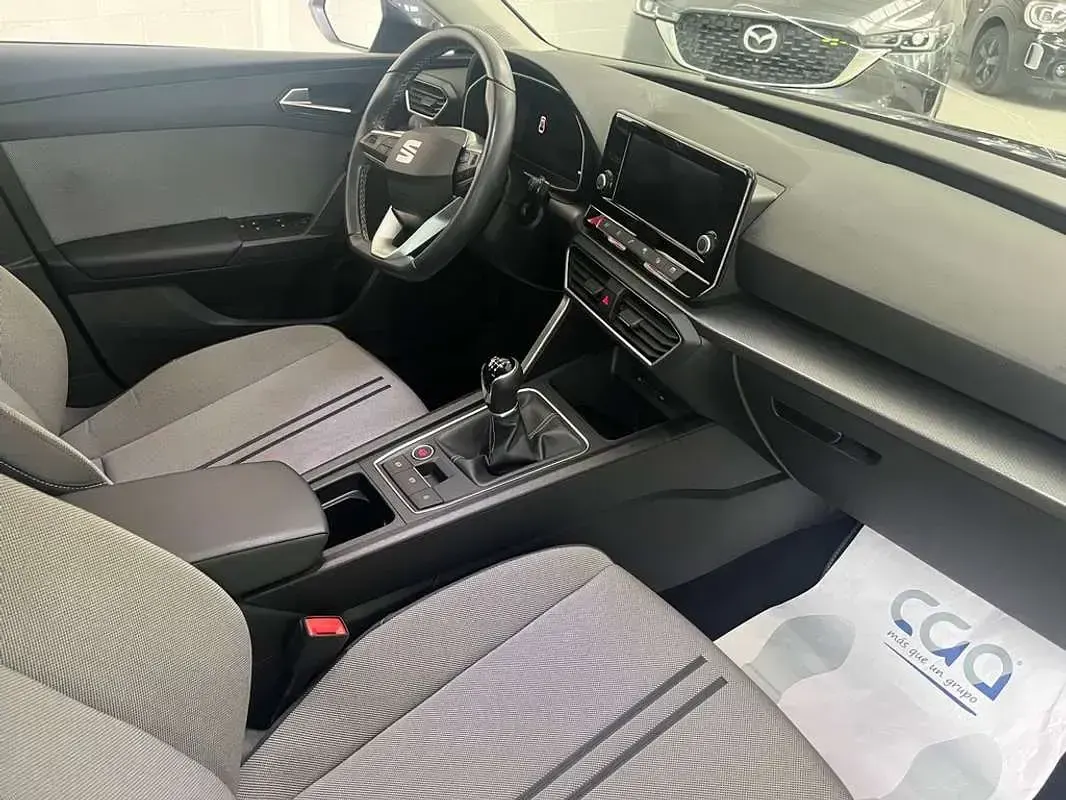 Usado Seat Leon Style 116 CV (85 kW) 2022 Gris Utilitario