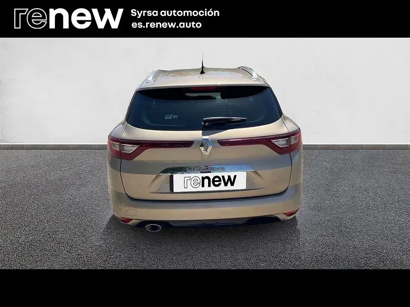 Usado Renault Mégane GrandTour Zen 140 CV (102 kW) 2019 Marrón Familiar