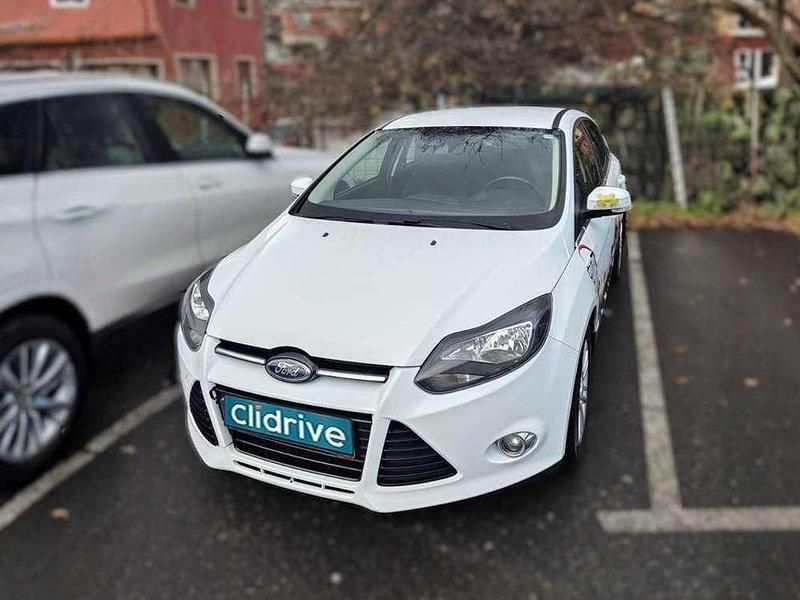 Usado Ford Focus Trend 125 CV (91 kW) 2014 Blanco Utilitario