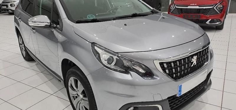 Usado Peugeot 2008 Style 101 CV (74 kW) 2018 Gris artense SUV