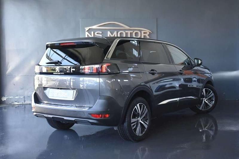 Usado Peugeot 5008 Allure 131 CV (96 kW) 2022 Gris SUV