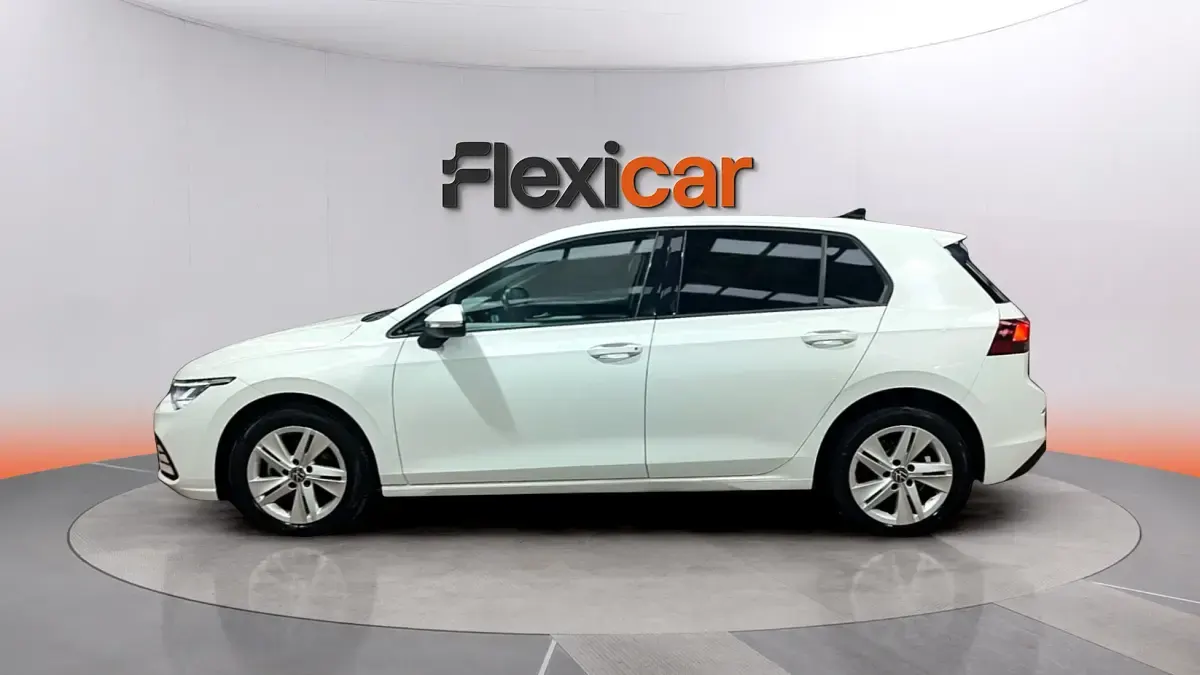 Usado VW Golf VIII 116 CV (85 kW) 2022 Blanco Berlina