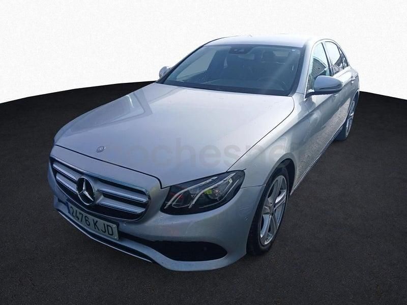 Usado Mercedes E220 194 CV (142 kW) 2018 Gris / plata Berlina