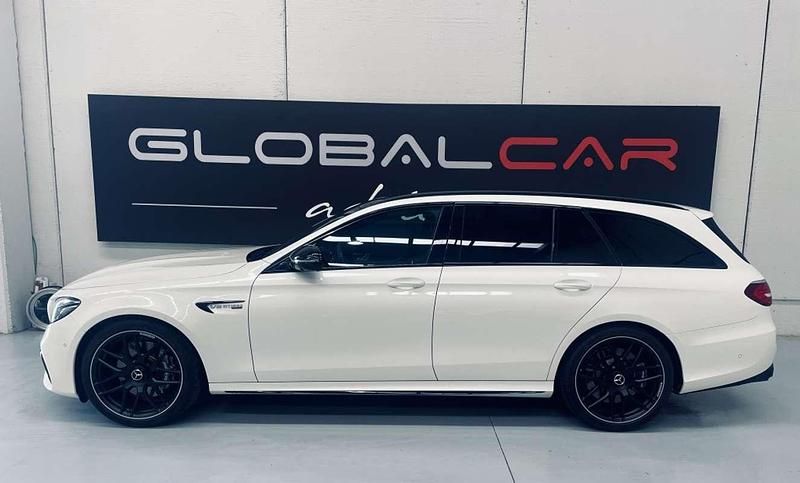 Usado Mercedes E63 AMG AMG 571 CV (419 kW) 2018 Blanco Familiar