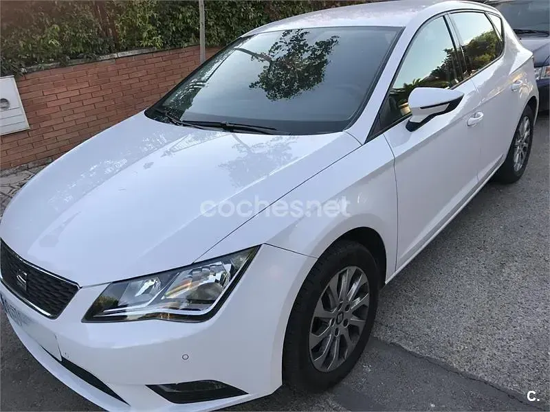 Usado Seat Leon I-Tech 105 CV (77 kW) 2013 Blanco Berlina