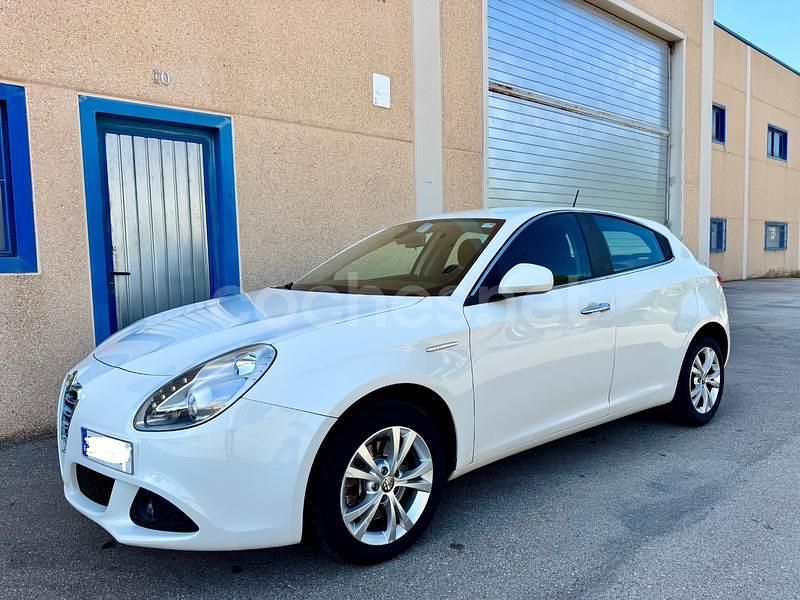 Blanco Usado 2011 Alfa Romeo Giulietta Progression Utilitario | 6500 € (Buen precio) - Imagen 1/4