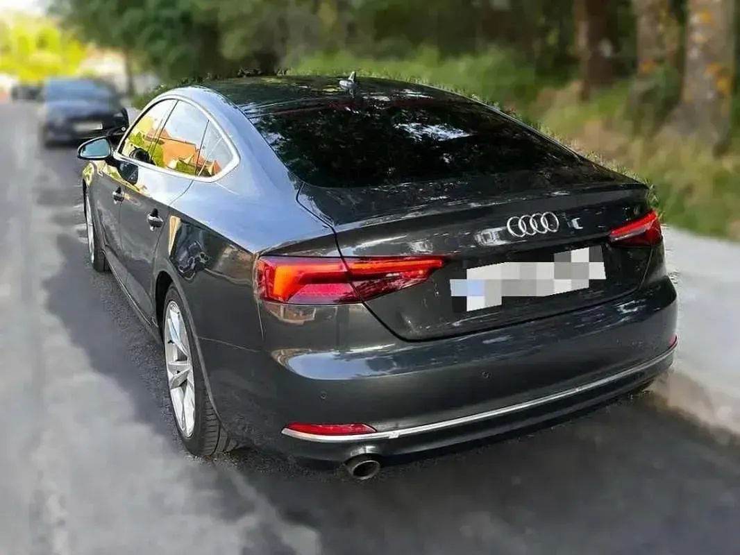 Usado Audi A5 Sportback Sport 150 CV (110 kW) 2018 Gris / plata Utilitario