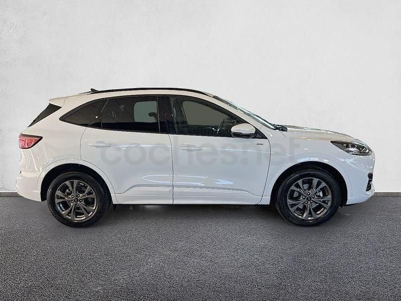 Usado Ford Kuga ST-Line 225 CV (165 kW) 2022 Blanco SUV