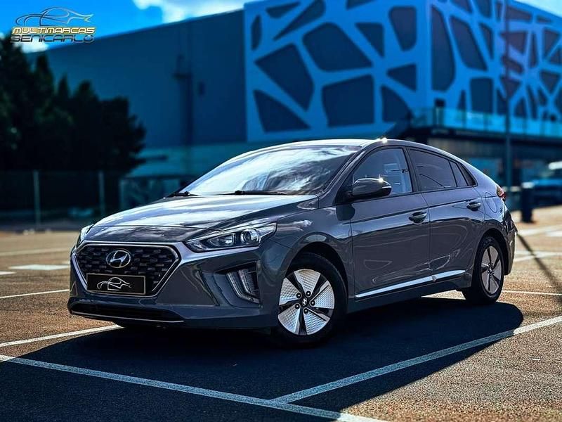 Usado Hyundai Ioniq 141 CV (103 kW) 2021 Gris Utilitario