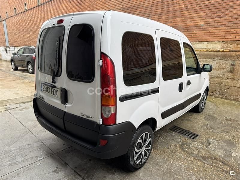 Usado Renault Kangoo 105 CV (77 kW) 2009 Blanco Monovolumen