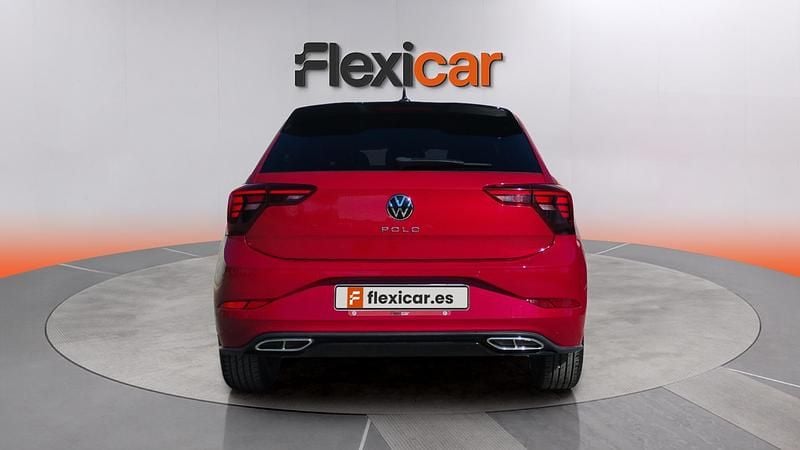 Usado VW Polo R-line 95 CV (69 kW) 2022 Rojo Utilitario