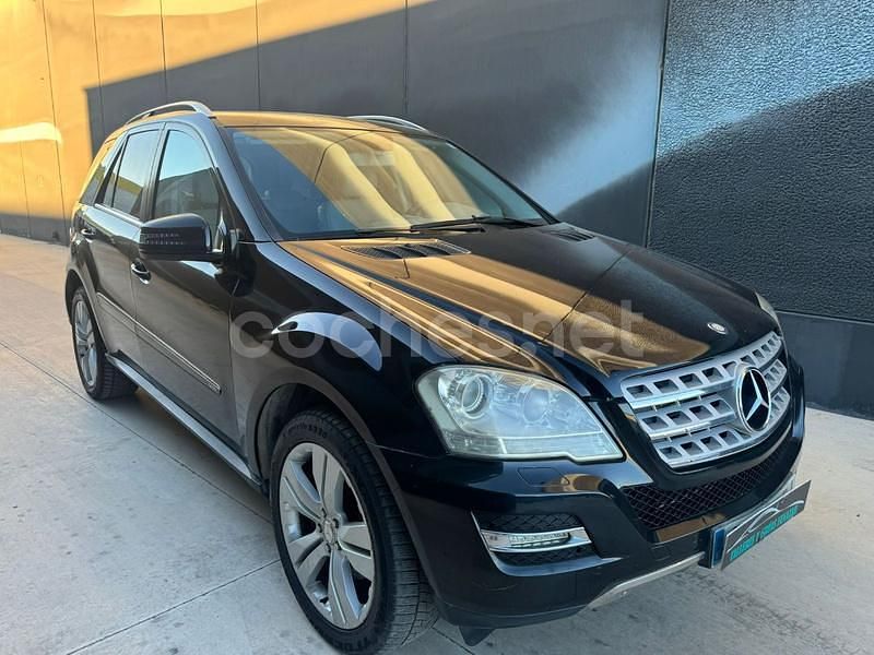 Usado Mercedes ML300 Executive 204 CV (150 kW) 2011 Negro SUV