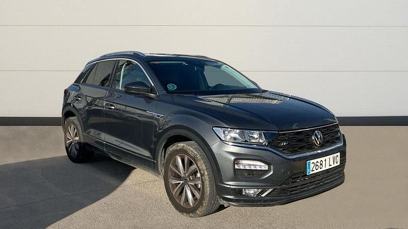 Usado VW T-Roc Advance 110 CV (80 kW) 2021 Gris SUV