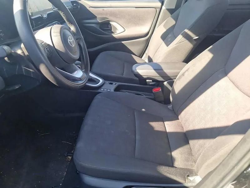 Usado Toyota Yaris Hybrid Active 116 CV (85 kW) 2025 Negro Berlina