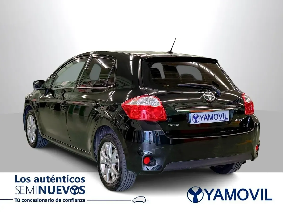 Usado Toyota Auris Edition 132 CV (97 kW) 2011 Negro Utilitario