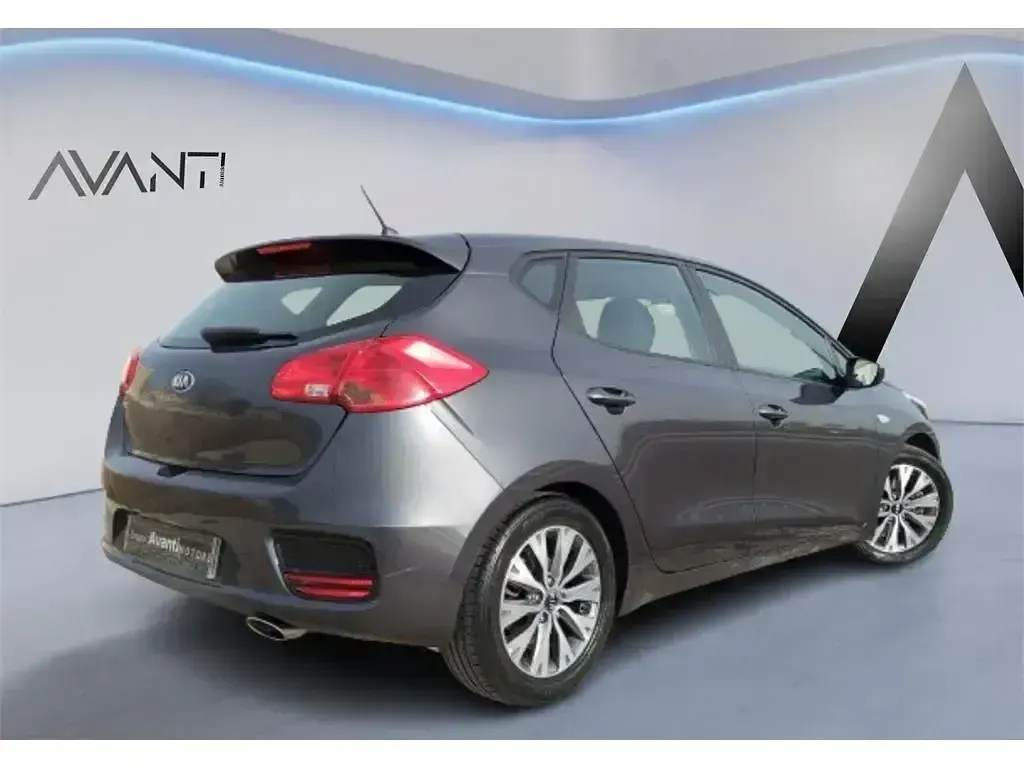 Usado Kia Ceed Plus 100 CV (73 kW) 2018 Gris Utilitario