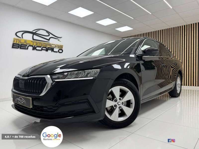 Negro Usado 2022 Skoda Octavia Ambition Utilitario | 20.500 € (Precio justo) - Imagen 1/4