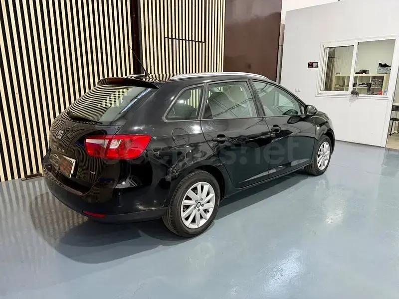 Usado Seat Ibiza ST Style 105 CV (77 kW) 2014 Negro Familiar