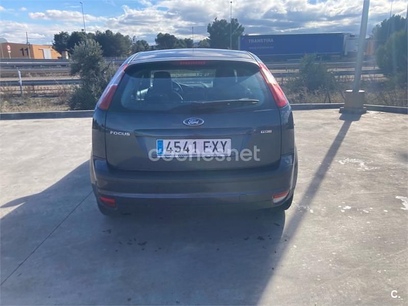 Usado Ford Focus Trend 115 CV (84 kW) 2007 Azul Berlina