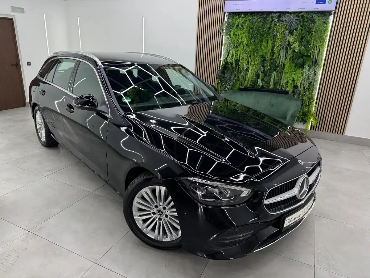 Usado Mercedes C200 163 CV (119 kW) 2025 Negro Familiar
