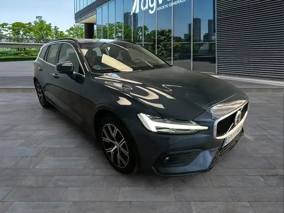 Usado Volvo V60 Core 197 CV (144 kW) 2023 Azul Familiar