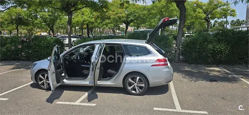 Usado Peugeot 308 SW Allure 150 CV (110 kW) 2016 Gris / plata Familiar