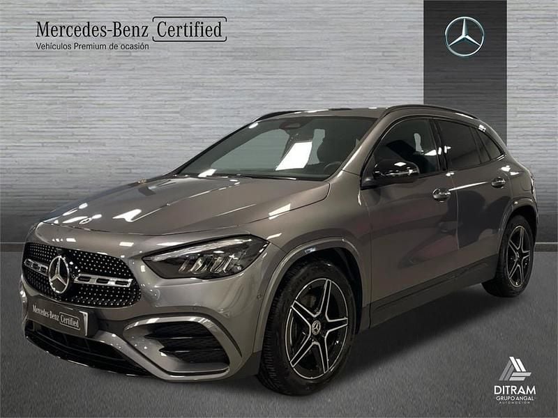 Usado Mercedes GLA200 AMG line 150 CV (110 kW) 2025 Gris SUV