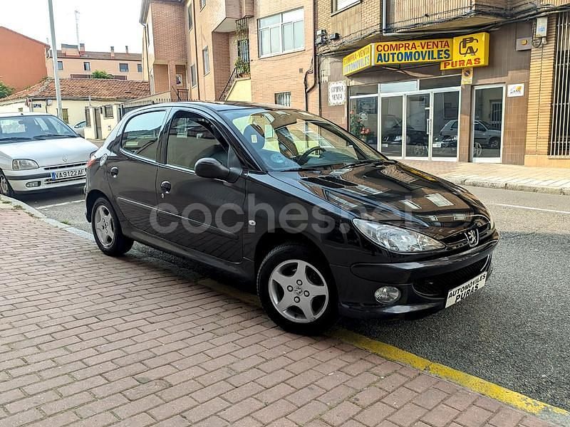 Negro Usado 2007 Peugeot 206 Berlina | 6500 € - Imagen 1/4