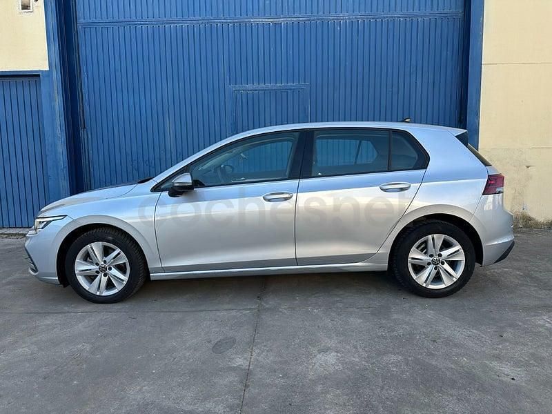 Usado VW Golf VIII 116 CV (85 kW) 2021 Gris / plata Berlina