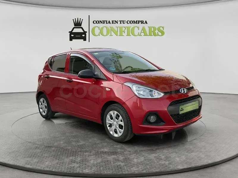 Usado Hyundai i10 66 CV (48 kW) 2015 Granate Utilitario