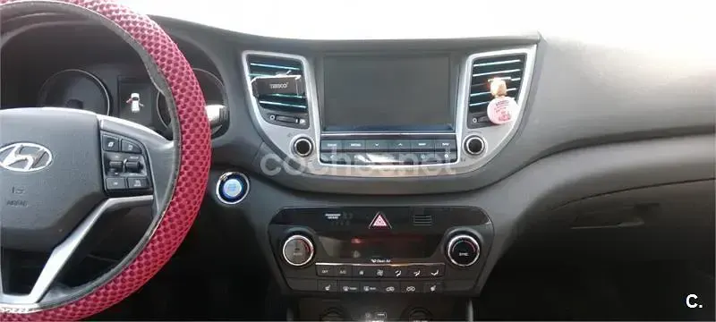 Usado Hyundai Tucson 115 CV (84 kW) 2016 Gris / plata SUV