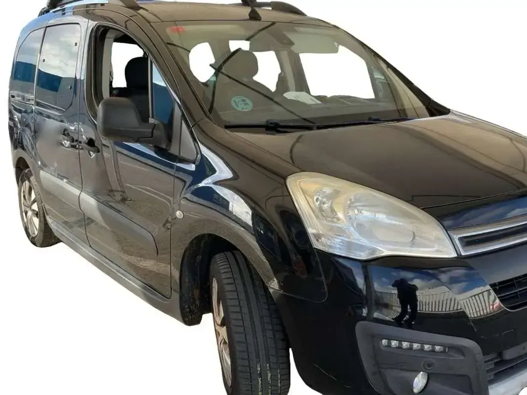 Usado Citroën Berlingo 99 CV (72 kW) 2017 Negro Monovolumen