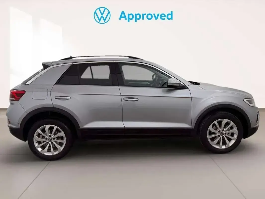 Usado VW T-Roc Life 110 CV (80 kW) 2023 Gris SUV