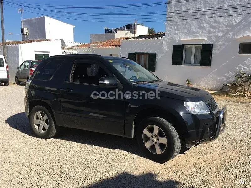Usado Suzuki Grand Vitara 129 CV (94 kW) 2010 Negro SUV