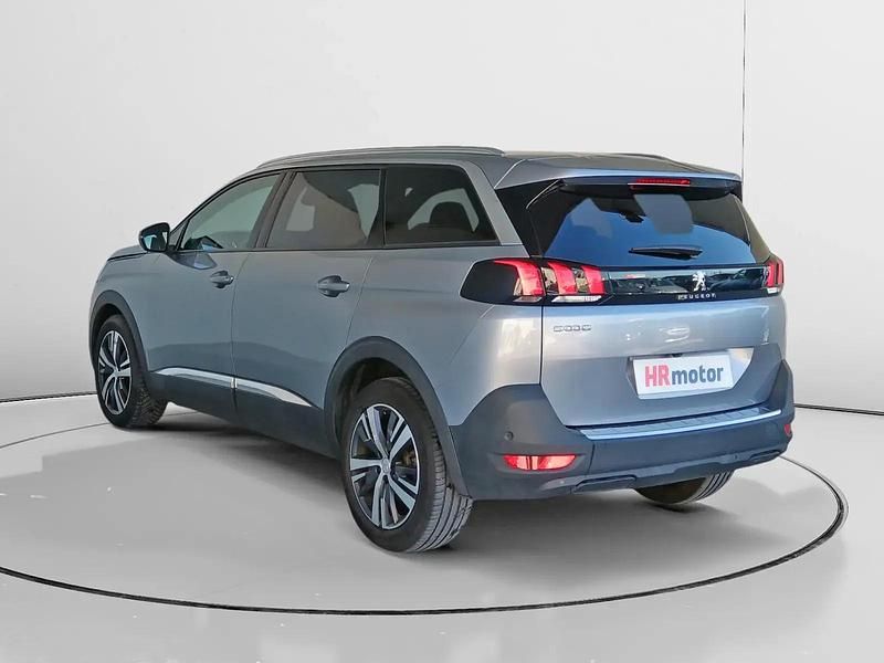Usado Peugeot 5008 Allure 132 CV (97 kW) 2023 Gris SUV